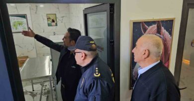 Kaymakam Kan ve Başkan Tetik, Veteriner Kliniği açılışına katıldı Kaymakam Kan ve Başkan Tetik, Veteriner Kliniği açılışına katıldı