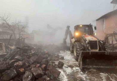 Kış ortasında evsiz kaldılar Kış ortasında evsiz kaldılar