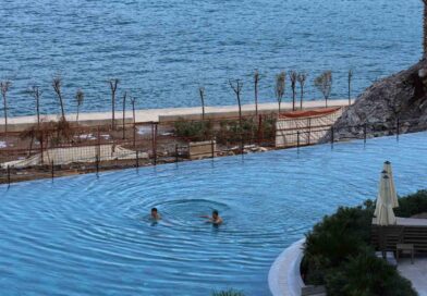 Kış ortasında havuz keyfi