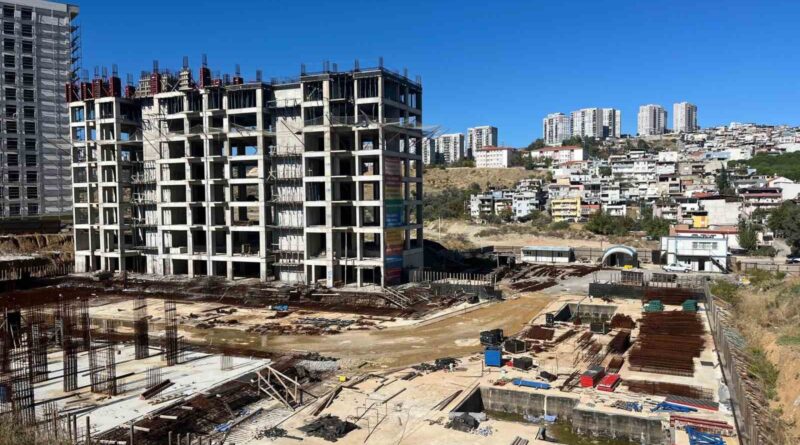 Kooperatif mağdurları: “Anası ağlayan bir ’model’ değildir, umudunu ve geleceğini bu projelere bağlayan binlerce kooperatif üyesidir” Kooperatif mağdurları: “Anası ağlayan bir ’model’ değildir, umudunu ve geleceğini bu projelere bağlayan binlerce kooperatif üyesidir”