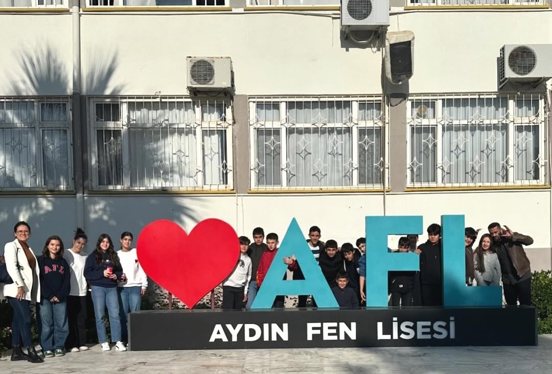 kosk-bascayir-ortaokulu-ogrencilerinden-lise-gezisi-ZVEyijJL.jpg