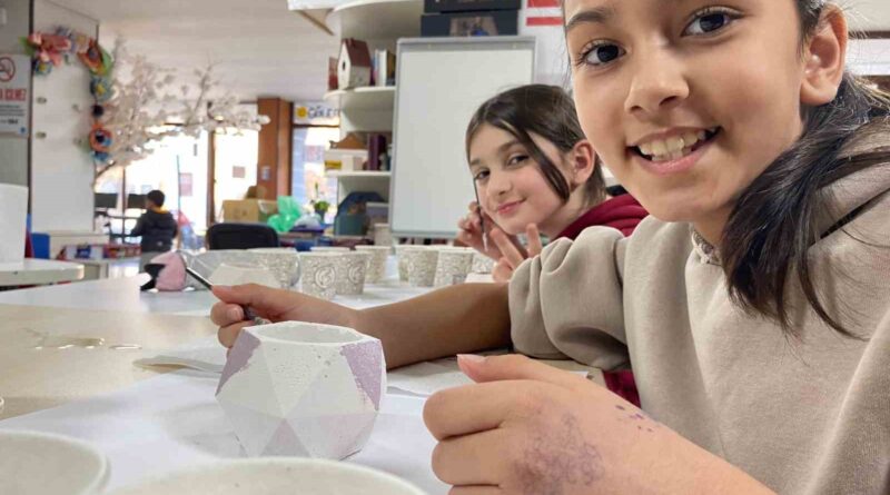 Kötekli Gençlik Merkezi’nde sanat dolu günler Kötekli Gençlik Merkezi’nde sanat dolu günler