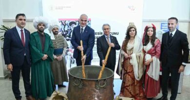 Kültür ve Turizm Bakanı Ersoy, Ankara’da Mesir Macunu kardı