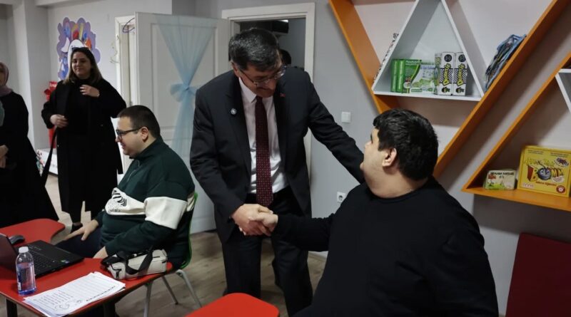 Kütahya Belediyesi’nden otizmli bireylere destek