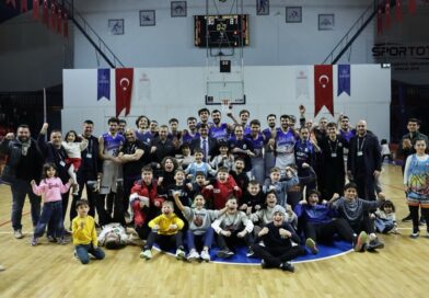 Kütahya Belediyespor Basketbol takımı zirve yarışını sürdürüyor