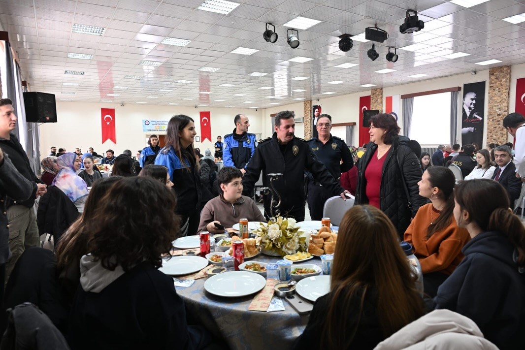 kutahya-il-emniyet-mudurlugu-egitim-faaliyetlerini-tamamladi-2SnAip8M.jpg