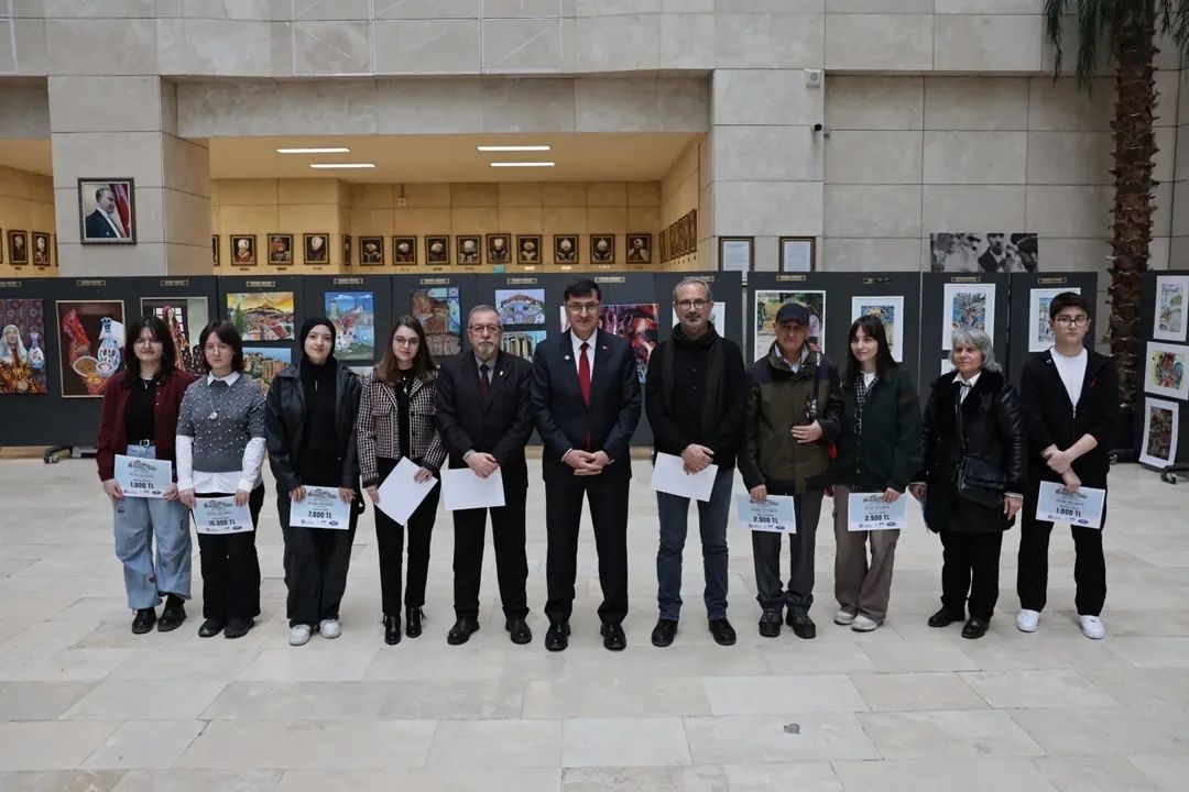 kutahya-resim-yarismasinda-oduller-sahiplerini-buldu-uKFfz5YO.jpg
