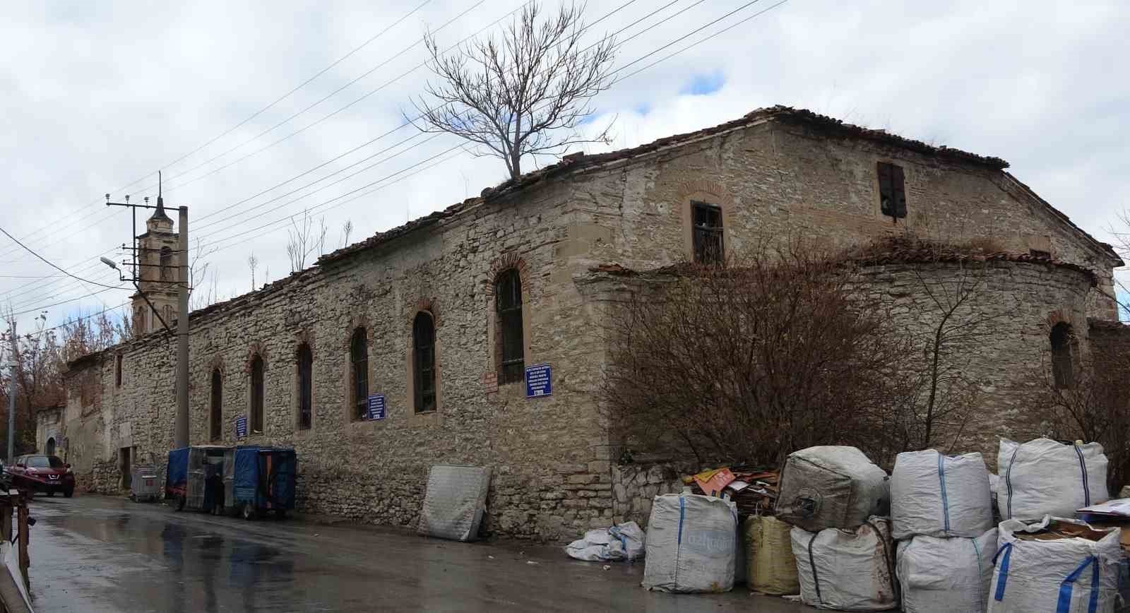 kutahya-valisi-isindan-kilise-restorasyonu-aciklamasi-tarihi-bir-degeri-sehrimize-kazandiracagiz-bcWL89ih.jpg