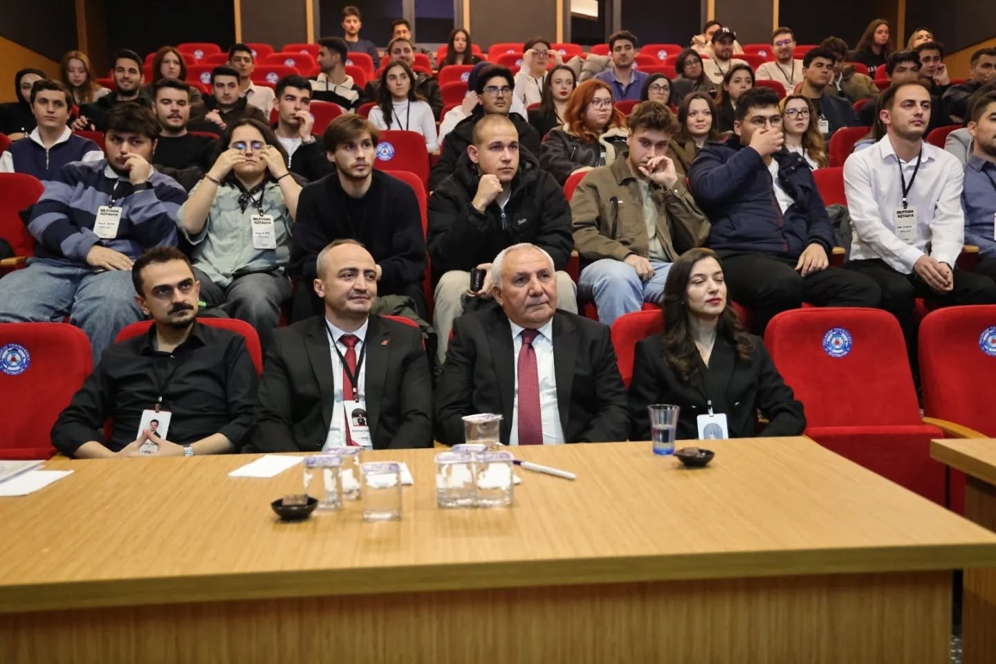 kutahyada-genc-zihinler-gelecege-isik-tuttu-V5aPy1K8.jpg