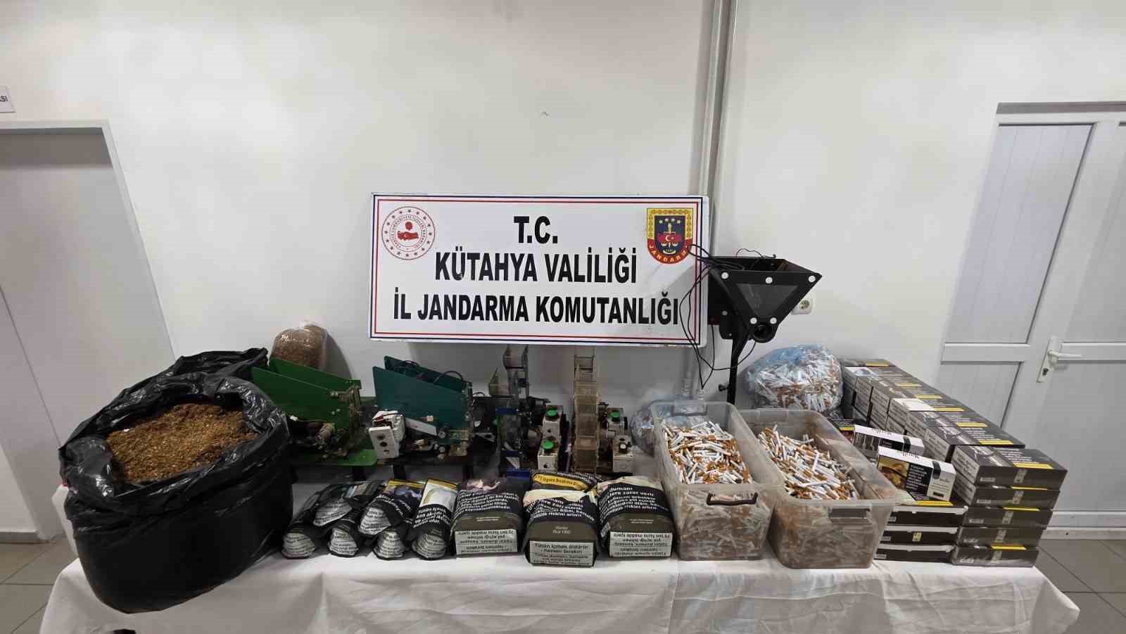 kutahyada-jandarmadan-kacak-tutun-ve-sigara-operasyonu-Ch4DmP5R.jpg
