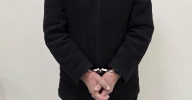 Kütahya’da umre vaadiyle 23 kişiyi dolandırdığı iddia edilen şahıs tutuklandı Kütahya’da umre vaadiyle 23 kişiyi dolandırdığı iddia edilen şahıs tutuklandı