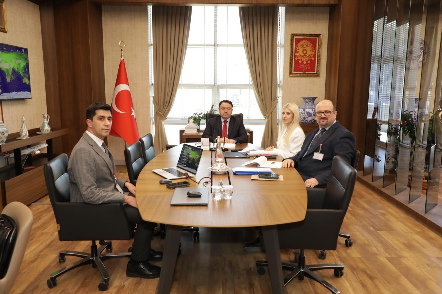 kutahyada-zafer-havalimani-calismalari-degerlendirildi-IAPES7BV.jpg
