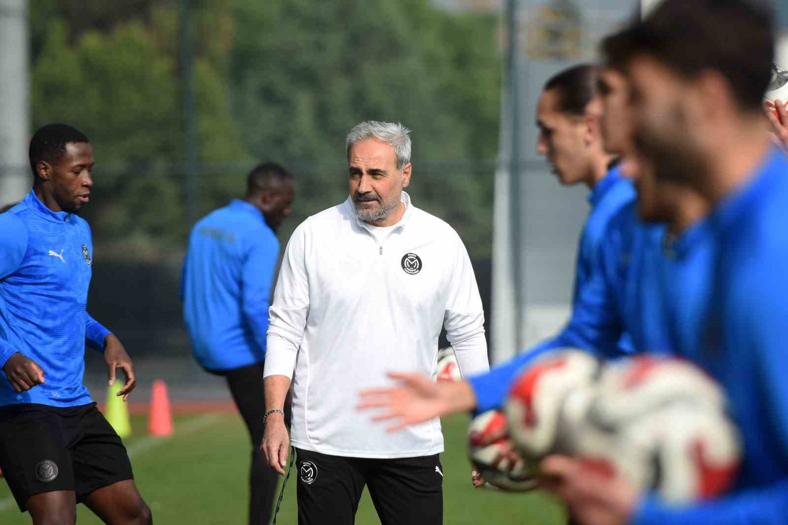 manisa-fk-vanspor-fk-hazirliklarini-surdurdu-lj8n4xHh.jpg