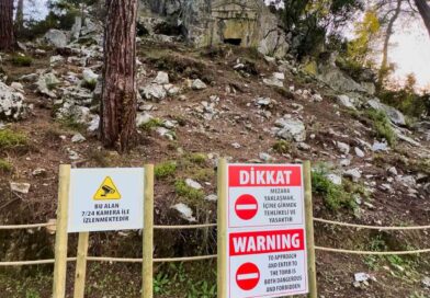 Marmaris Ticaret Odası’ndan 2 bin yıllık kaya mezarlarına kameralı koruma desteği