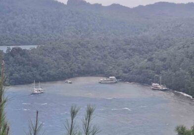 Marmaris’te 3 tekne karaya oturdu