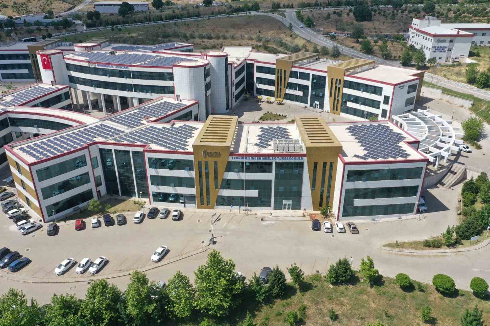 mcbu-muhendislikte-avrupa-ligine-adini-yazdirdi-FjKq3Rdg.jpg