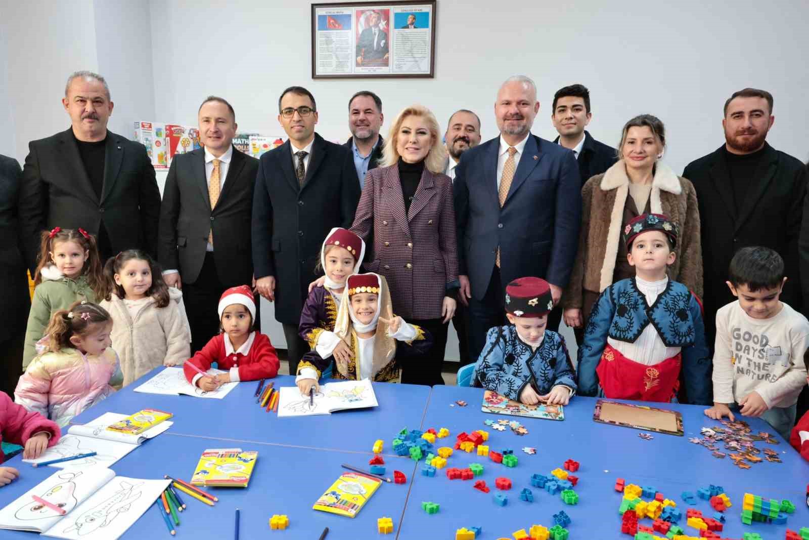 menemen-belediyesi-seyrek-anaokulu-coskulu-torenle-acildi-dbQqPiRe.jpg