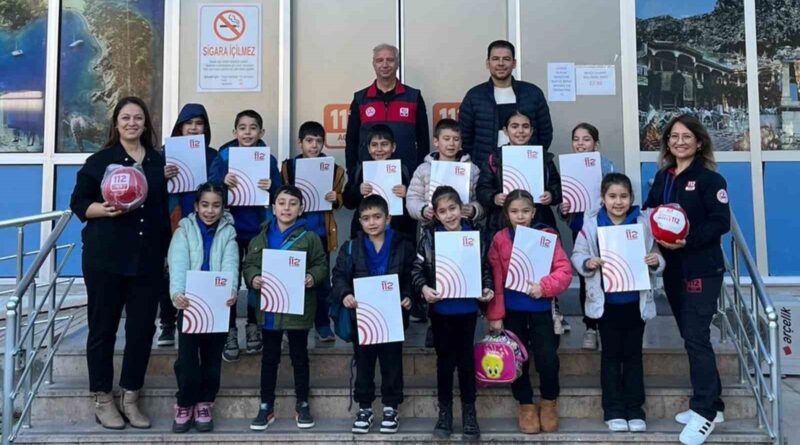 Menteşe Yenice İlkokulu öğrencilerinden 112 Acil Çağrı Merkezine ziyaret Menteşe Yenice İlkokulu öğrencilerinden 112 Acil Çağrı Merkezine ziyaret