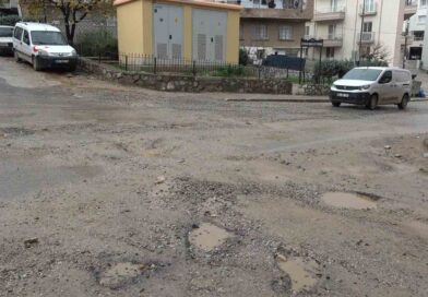 Milas’ta yağış sonrası yollar çamura döndü