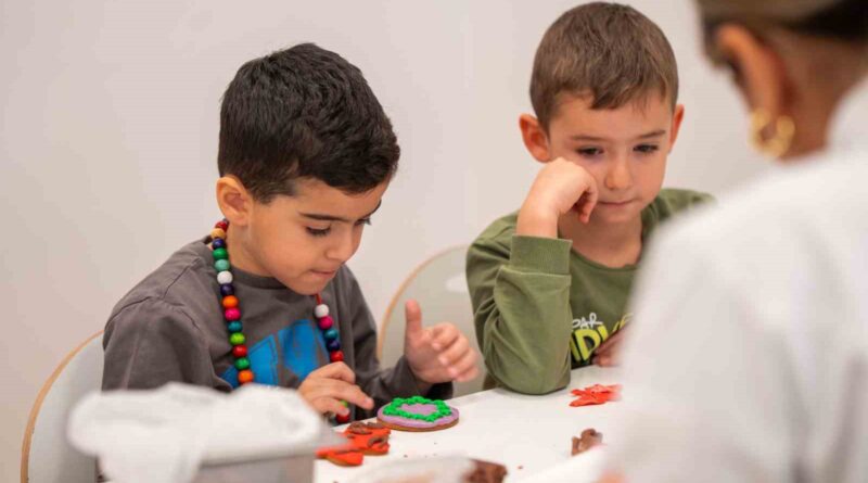 Minik şeflerden ‘yılbaşı’ kurabiyeleri Minik şeflerden ‘yılbaşı’ kurabiyeleri