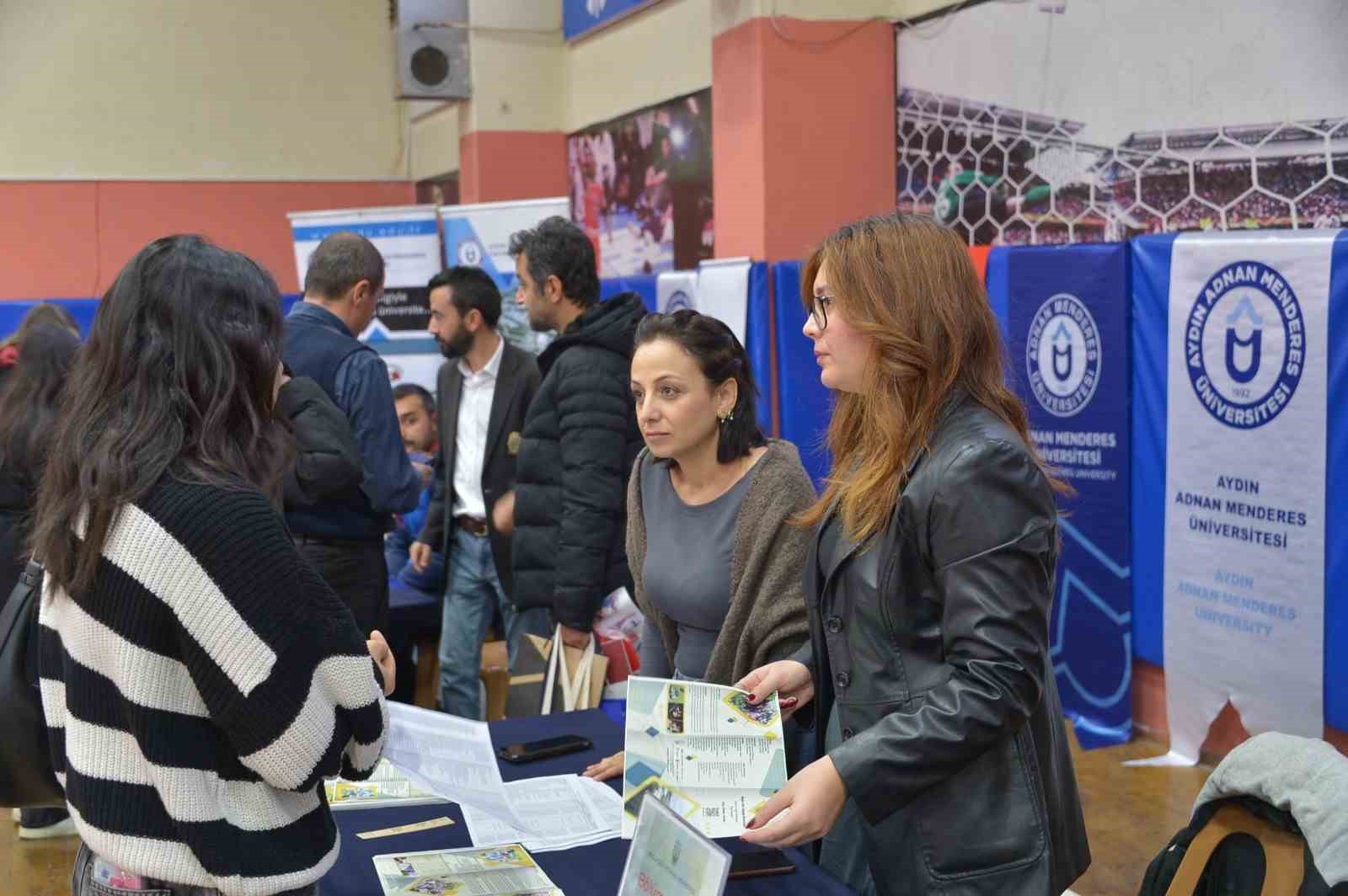 msku-aydinda-gelecegini-planlayan-genclerle-bir-araya-geldi-LZMuCyVs.jpg