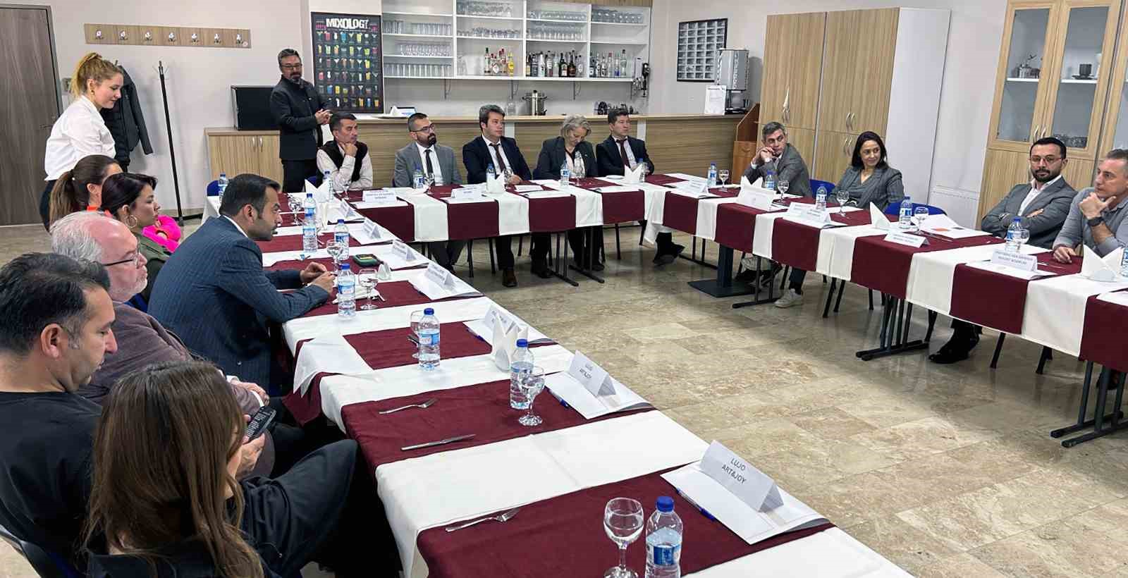 msku-turizm-fakultesi-bodrumun-5-yildizli-otel-genel-mudurlerini-agirladi-KSxUsGVy.jpg