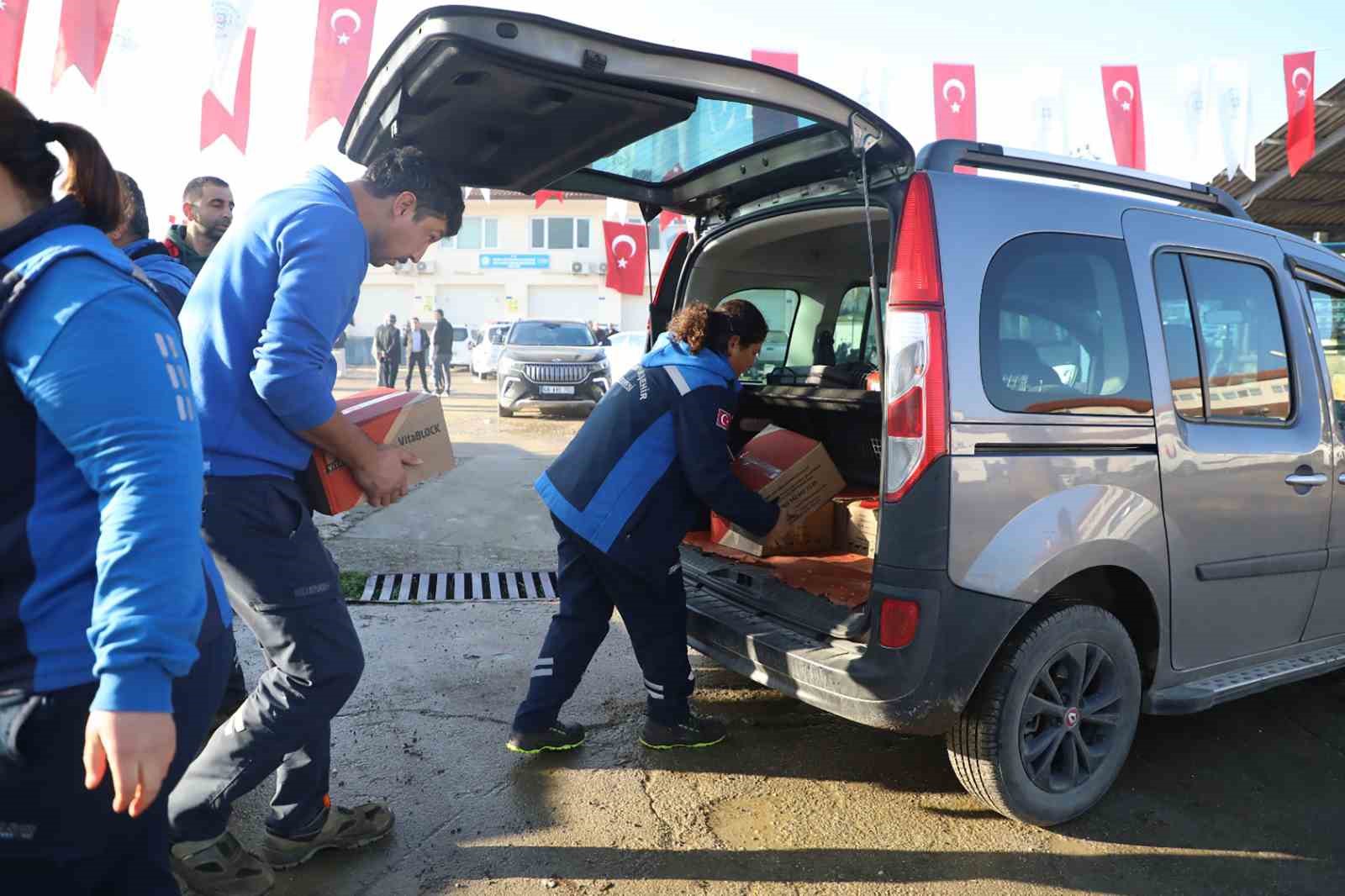 mugla-buyuksehir-belediyesinden-hayvan-ureticilerine-tuz-tasi-fRIKhExg.jpg