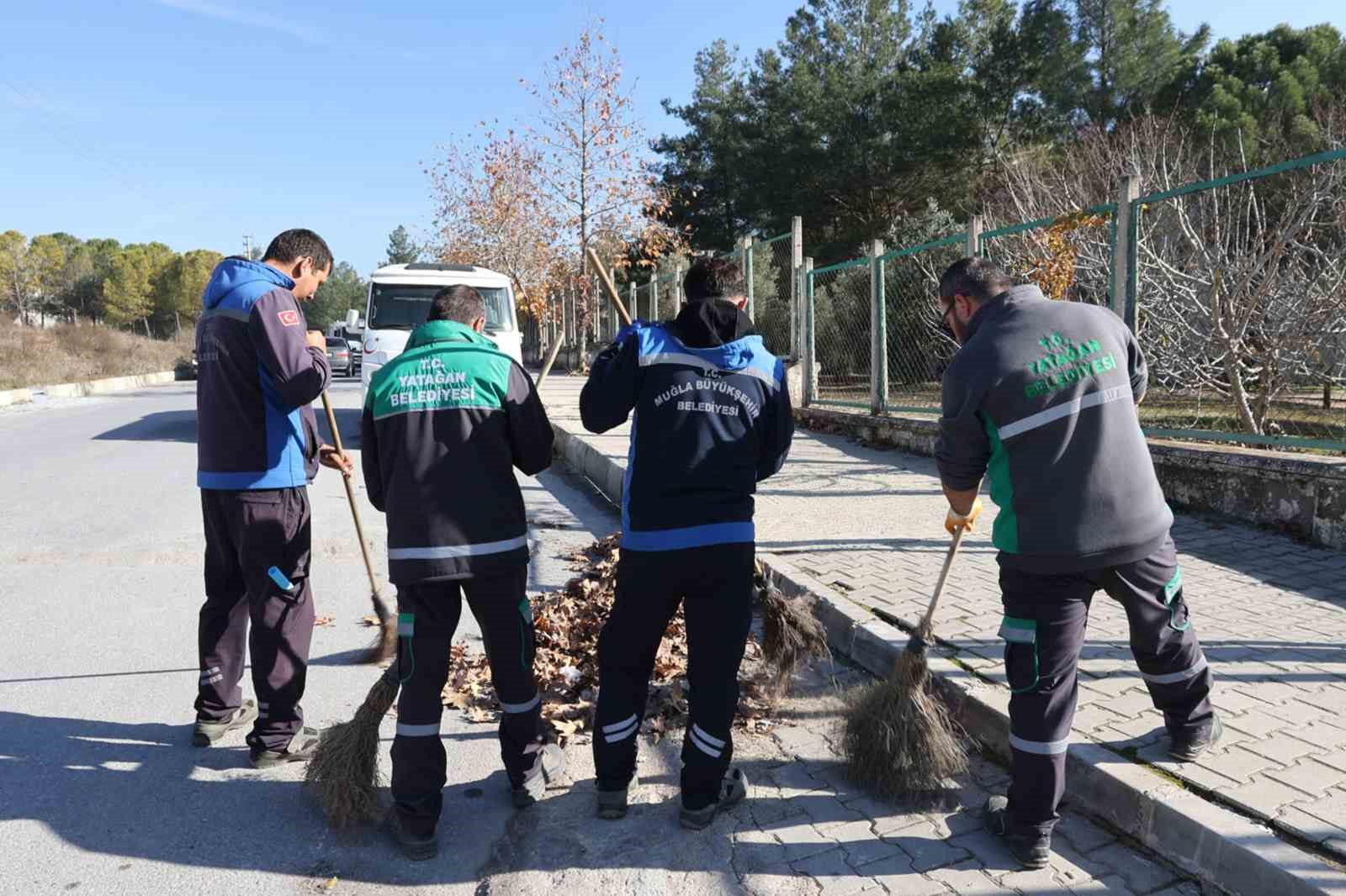 mugla-buyuksehirden-13-ilcede-cevre-temizligi-seferberligi-TbvdsOah.jpg