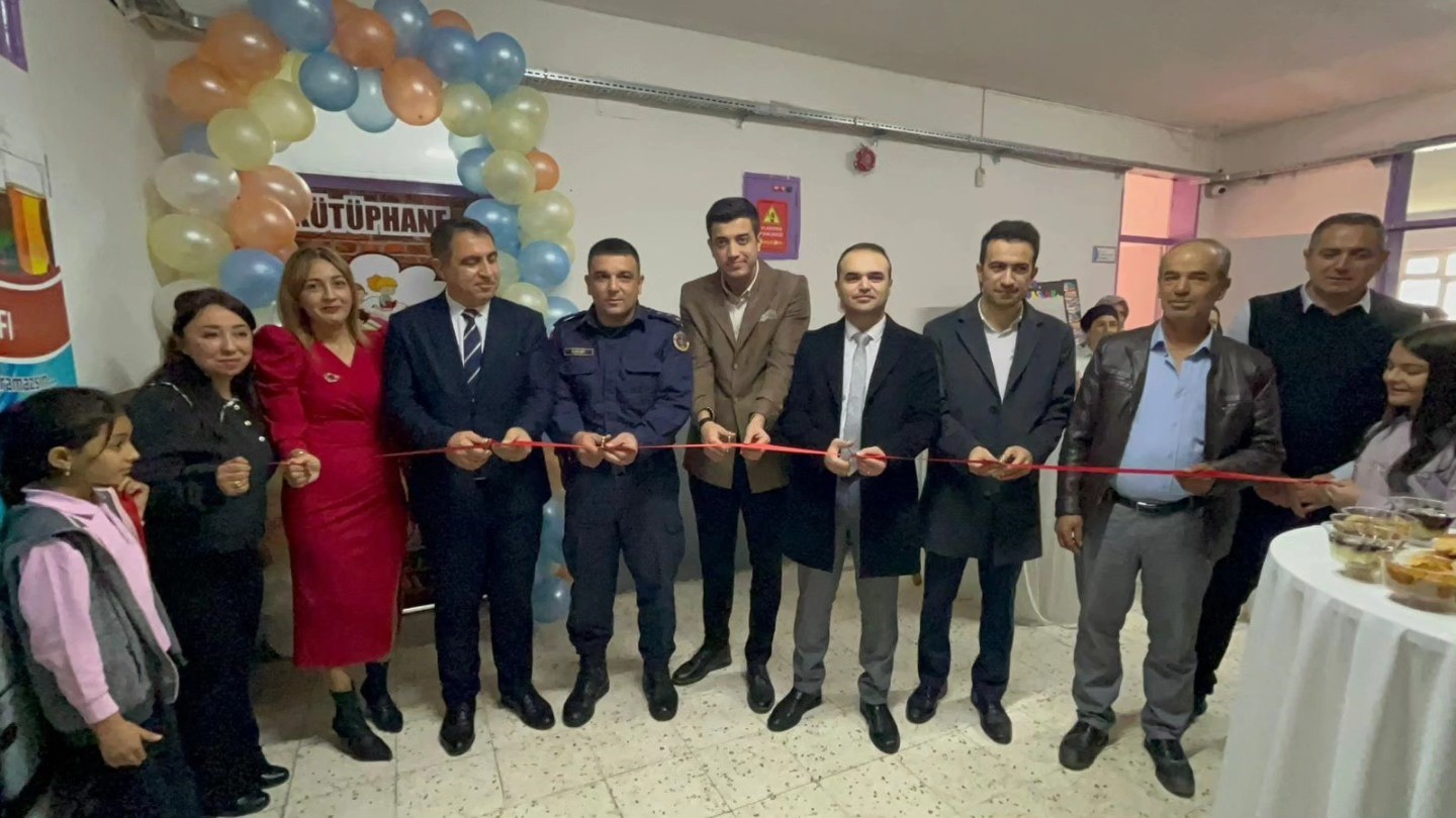 nazillide-ogretmenin-10-yillik-hayali-kutuphaneye-donustu-WrRZ8Lha.jpg