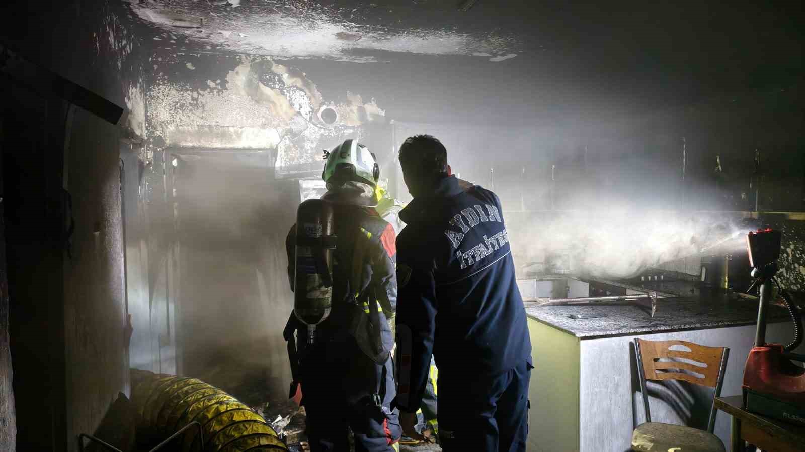 nazillide-yanan-ev-kullanilamaz-hale-geldi-SxNKhttZ.jpg