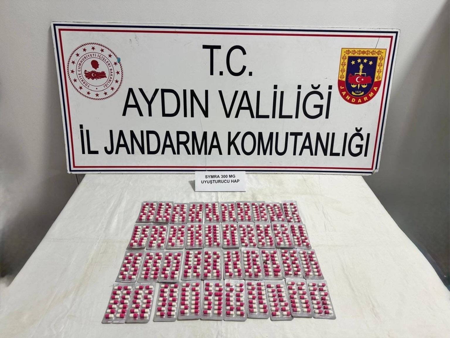 otoyol-kontrolunde-uyusturucu-ile-yakalaninca-ehliyete-5-yil-el-konuldu-gGdiUNYI.jpg
