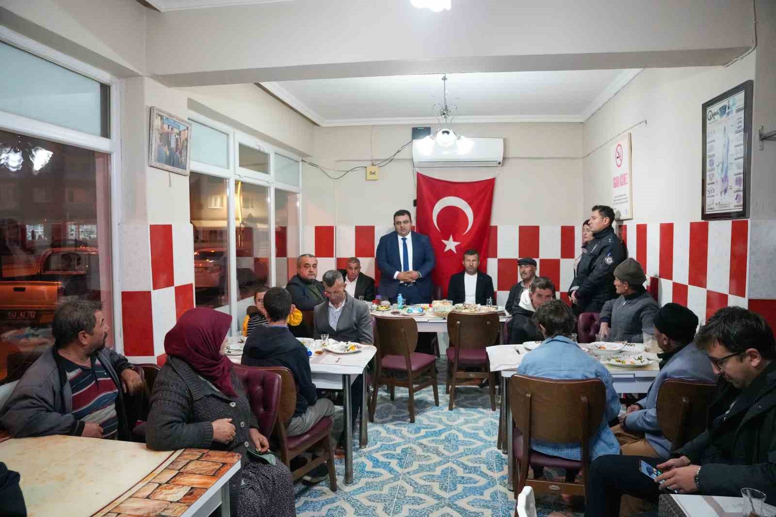 pazarlarda-engelliler-gonul-sofrasinda-bulustu-Jg3XvRyt.jpg