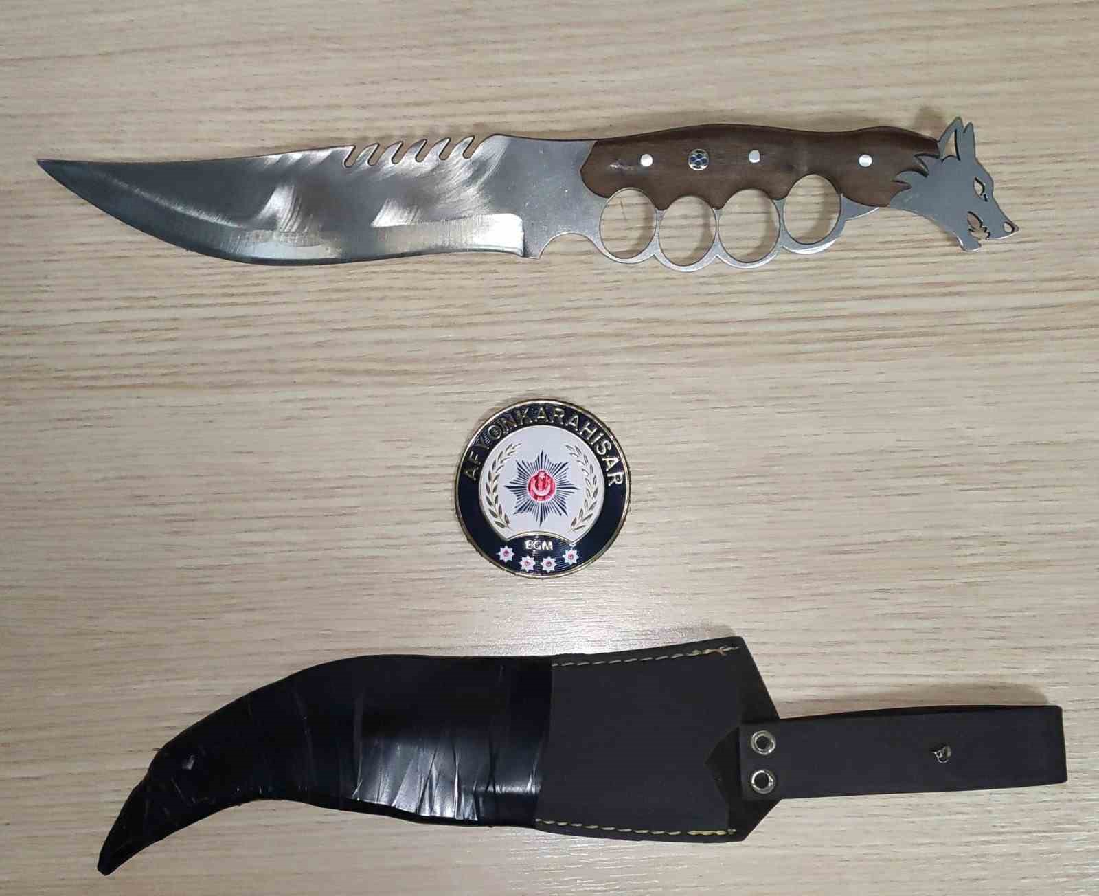 polis-bir-haftada-aranmasi-olan-28-kisiyi-yakaladi-8q1g6cqK.jpg
