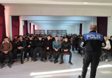 Polisten çıraklık okulu öğrencilerine yönelik eğitim