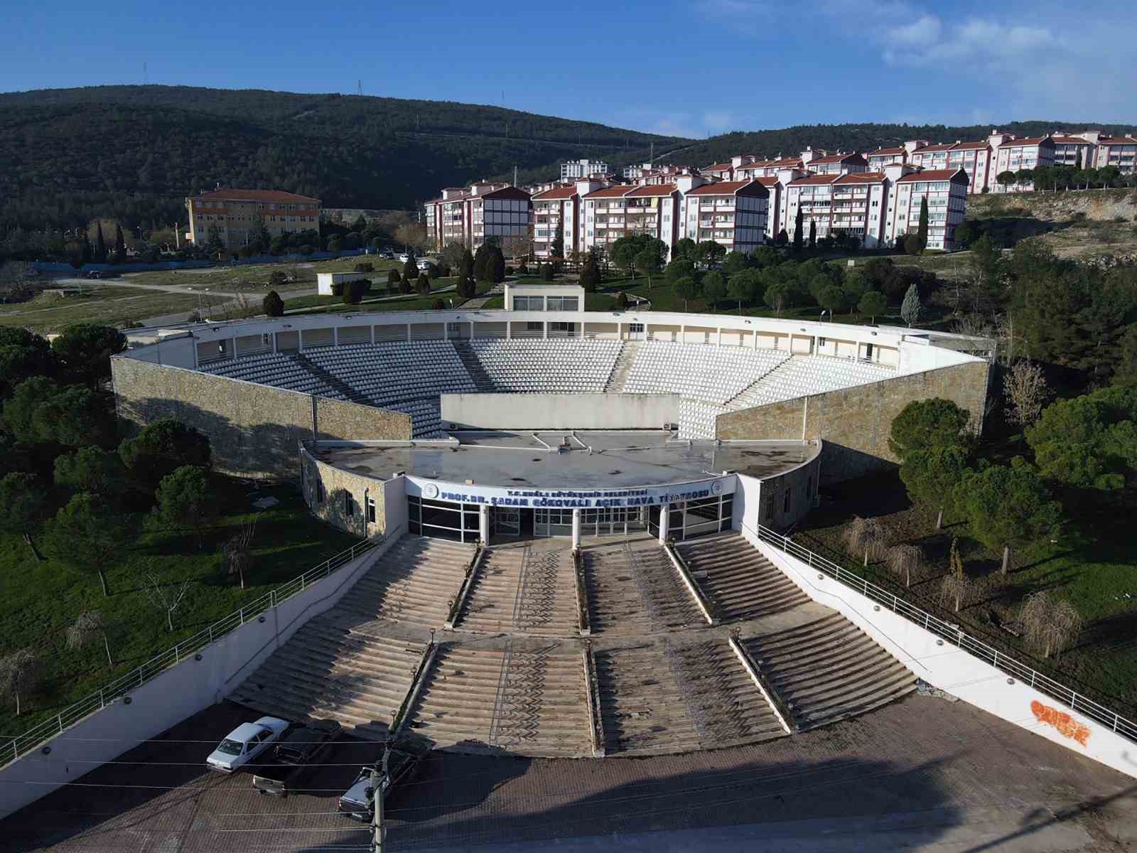 sadan-gokovali-acik-hava-tiyatrosu-yenileniyor-gTMmYGBg.jpg