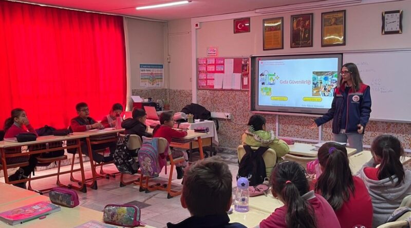 Salavatlı İlkokulu’nda öğrencilere gıda bilinci eğitimi Salavatlı İlkokulu’nda öğrencilere gıda bilinci eğitimi