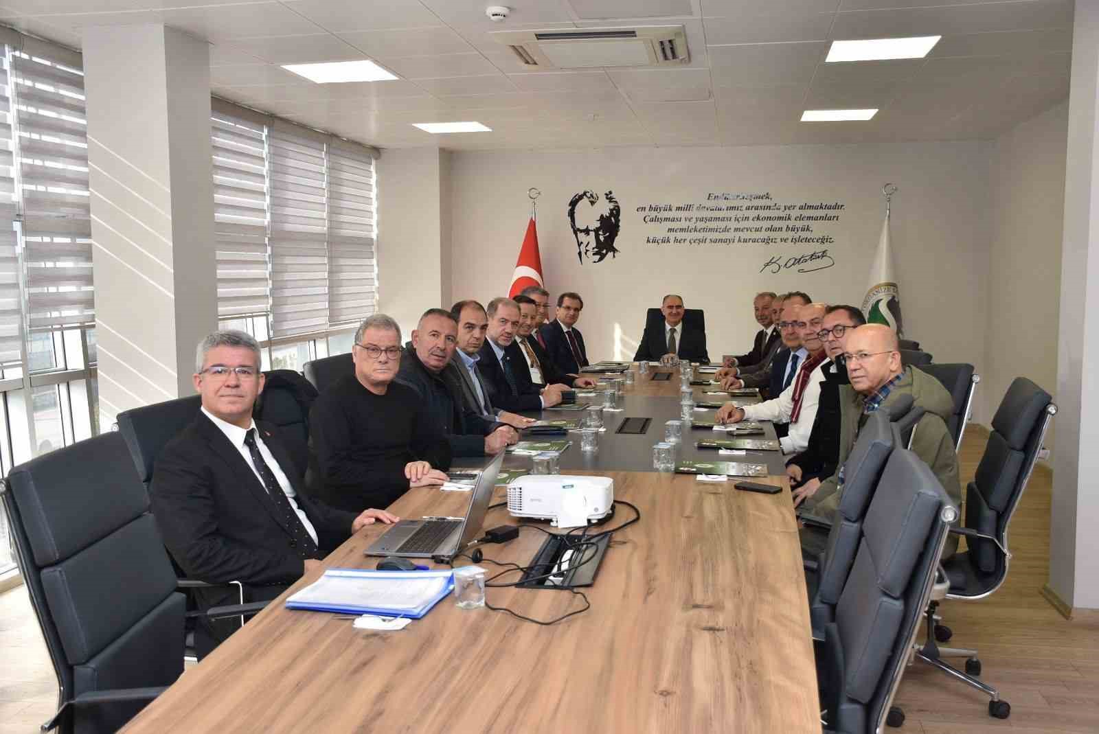 salihli-osbde-yilin-son-toplantisi-yapildi-fWlt32ir.jpg
