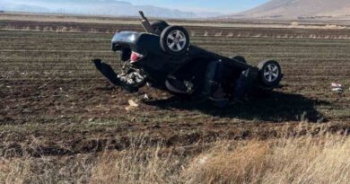 Şarampole devrilen otomobilde 2 kişi yaralandı