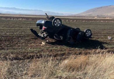 Şarampole devrilen otomobilde 2 kişi yaralandı