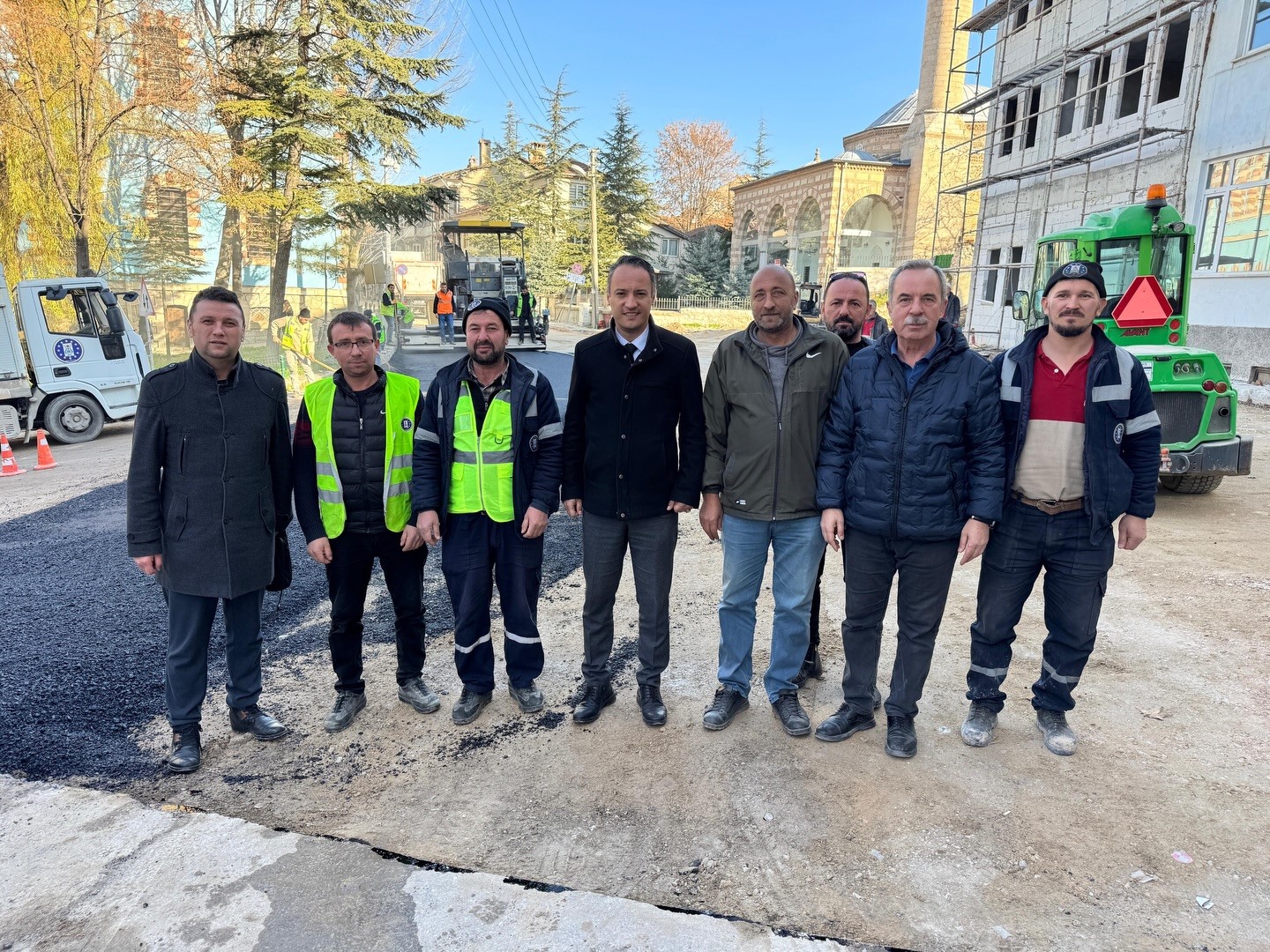 saray-mahallesinde-asfalt-calismalari-suruyor-4fFBdsvF.jpg