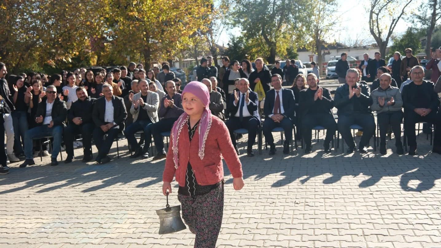 sarigolde-yerli-mali-haftasi-renkli-goruntulere-sahne-oldu-ilNa7vxU.jpg