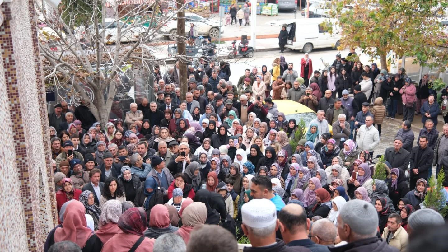 sarigolden-kutsal-topraklara-ugurlandilar-t1dEs46G.jpg