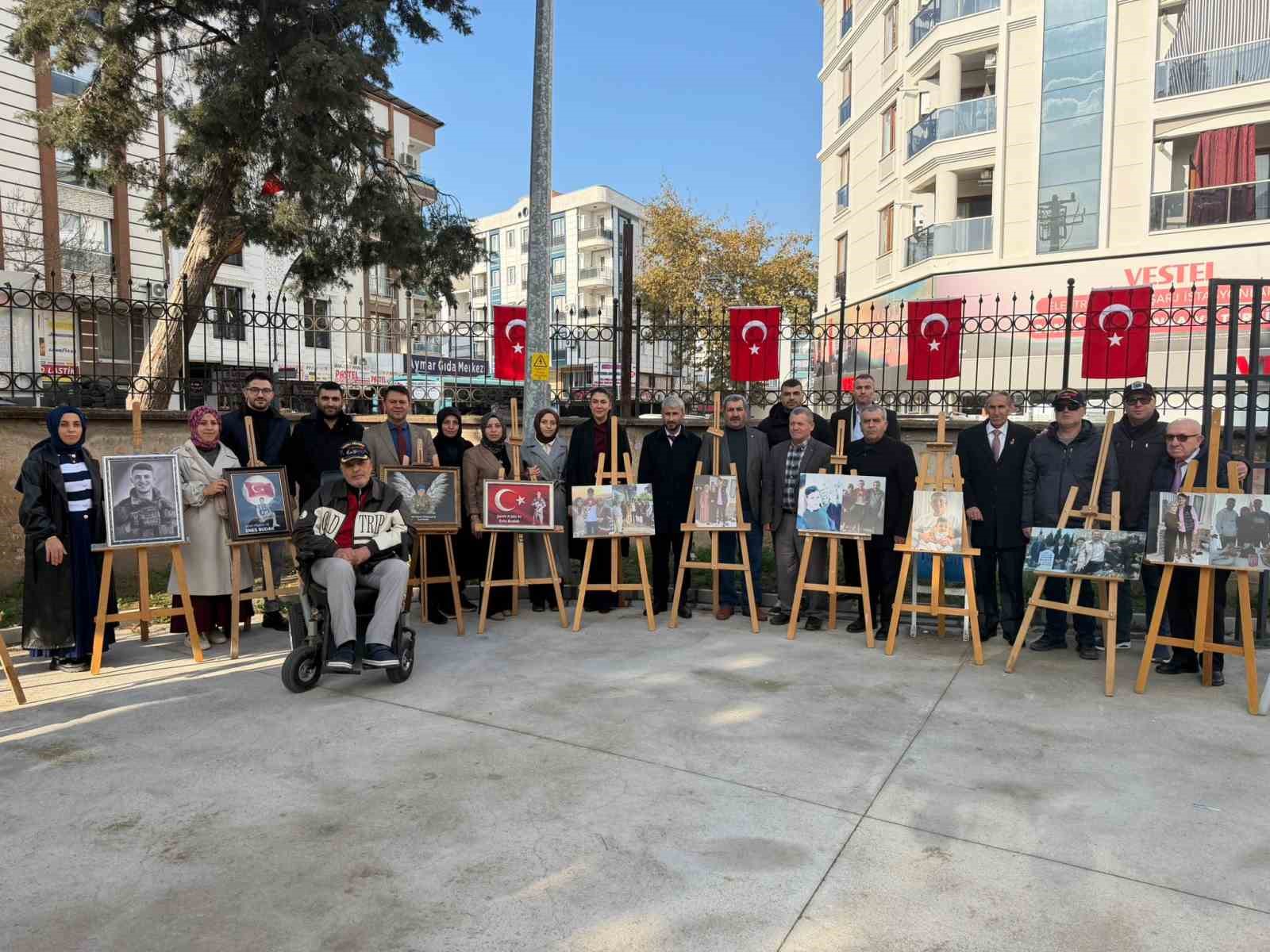 sehit-enis-budak-sehadetinin-2-yilinda-adini-tasiyan-okulda-dualarla-anildi-ZmKqkNWI.jpg