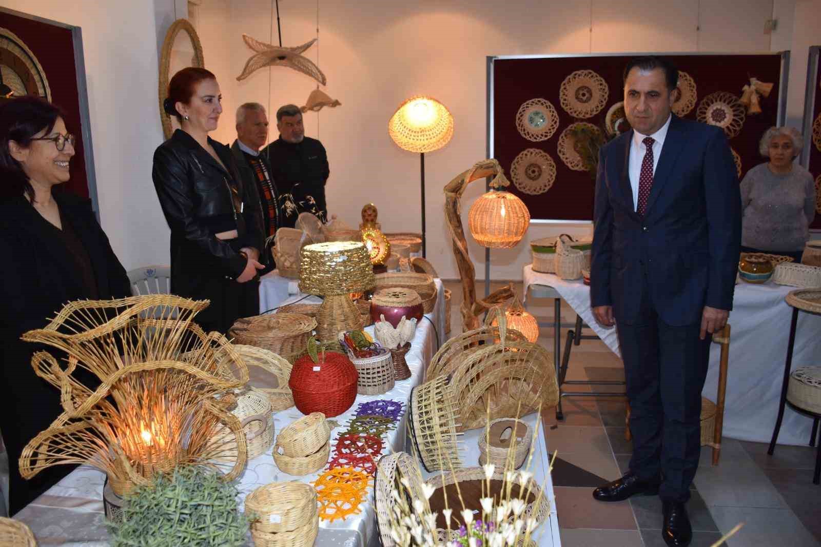 sehit-yakinlari-ve-gazilerin-el-emegi-urunleri-sergilendi-b6OX8hVQ.jpg
