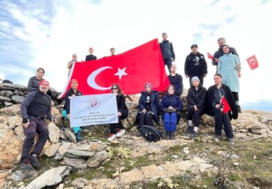 Şehitler için zirveye tırmandılar