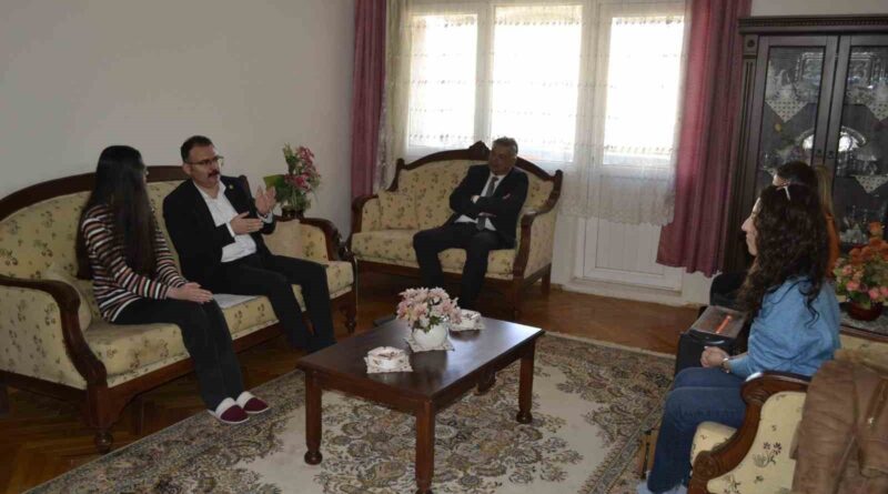 Sultanhisar’da ’Misafirim Kaymakamım’ projesi Salavatlı ve Atça’da devam etti