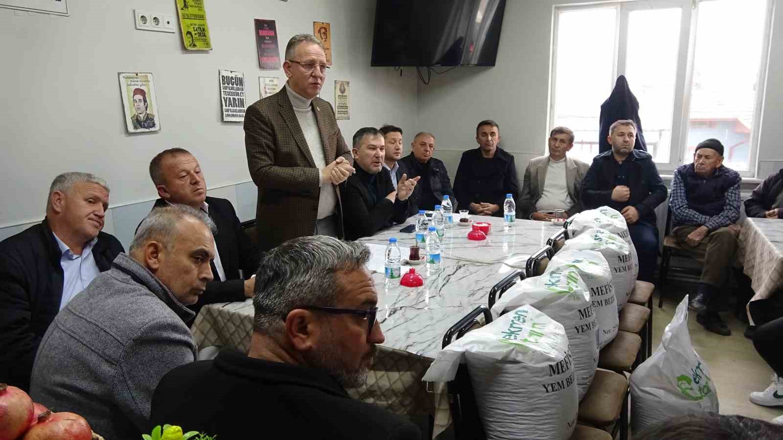 tavsanlida-urericilere-tohum-ve-gubre-destegi-OV6mDqb2.jpg