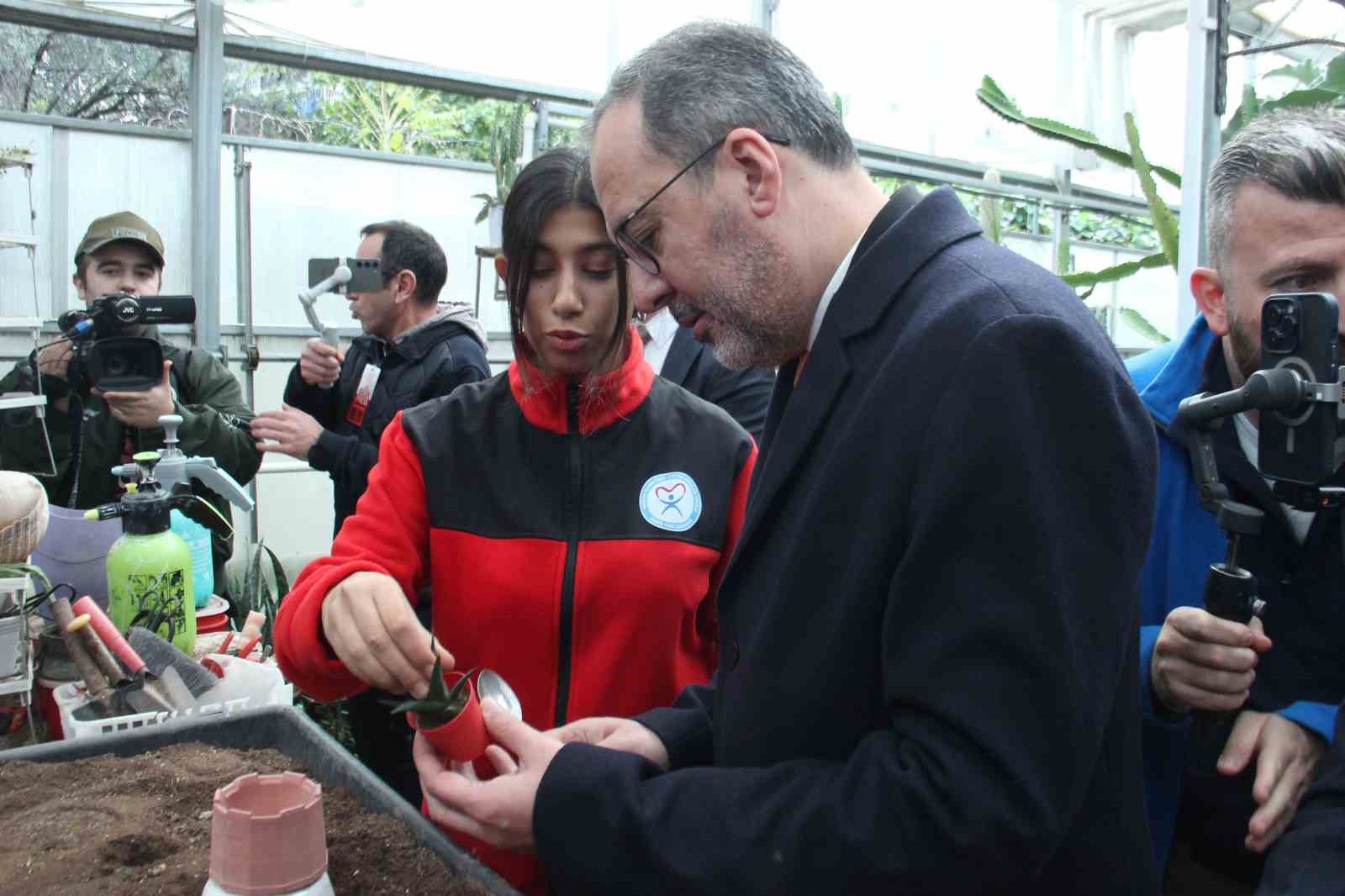 tbmm-engelli-bireylerin-sorunlarini-arastirma-komisyonu-izmirde-6NnAslXt.jpg