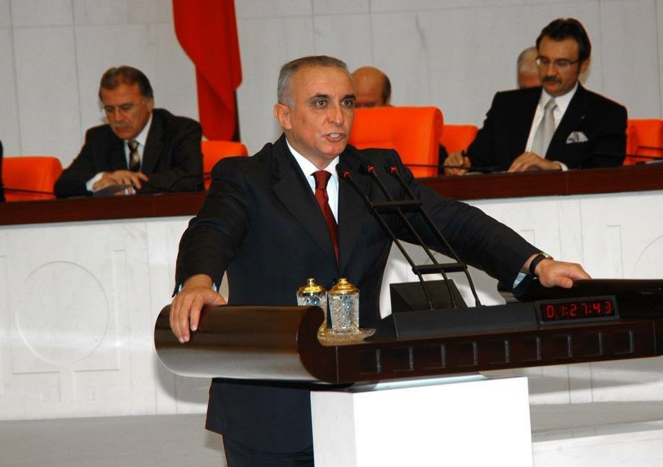 tbmm-eski-idare-amiri-uzunirmak-yillarin-yorgunlugunu-tarimla-atiyor-gREYGmNf.jpg