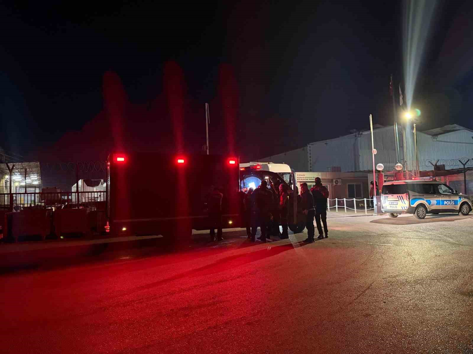 tirdan-sizan-kimyasal-maddeden-etkilenen-5-kisi-hastanelik-oldu-ViYtxYRm.jpg